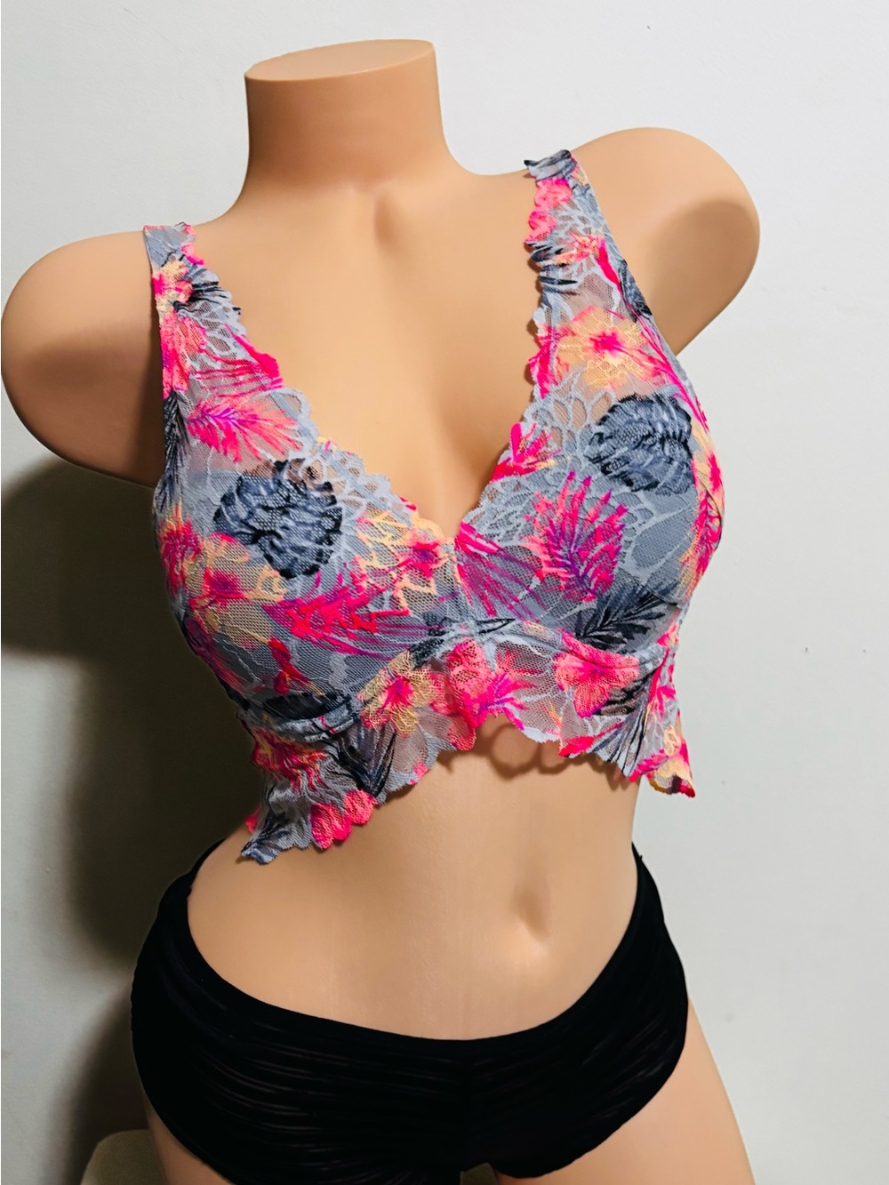 PINK Victoria's Secret Multicolor Lace Bralette - Pink Accents